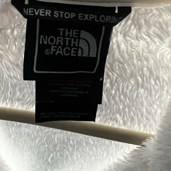 The North Face White Plush Fleece Jacket-
Size L - Picture 6 of 9